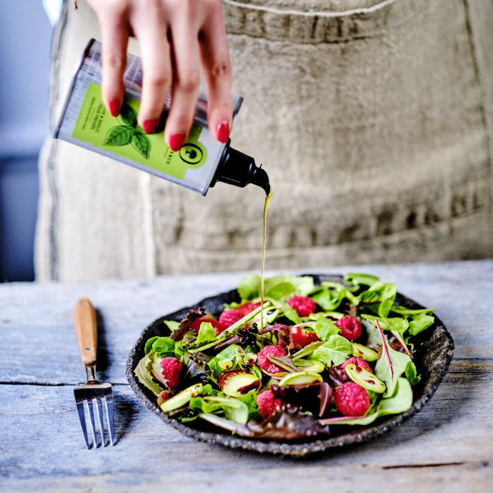 Basilikumolie til salater fra Oliviers & Co