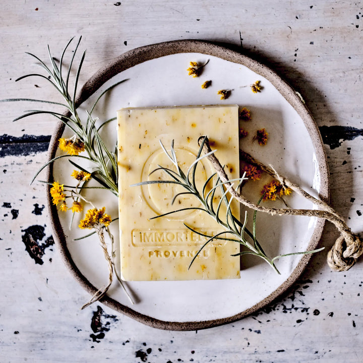 Fransk sæbe fra Provence med immortelle på snor, Oliviers & Co