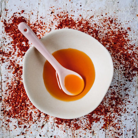 Chiliolie, olivenolie med fransk chili piment d'espelette fra Oliviers & Co