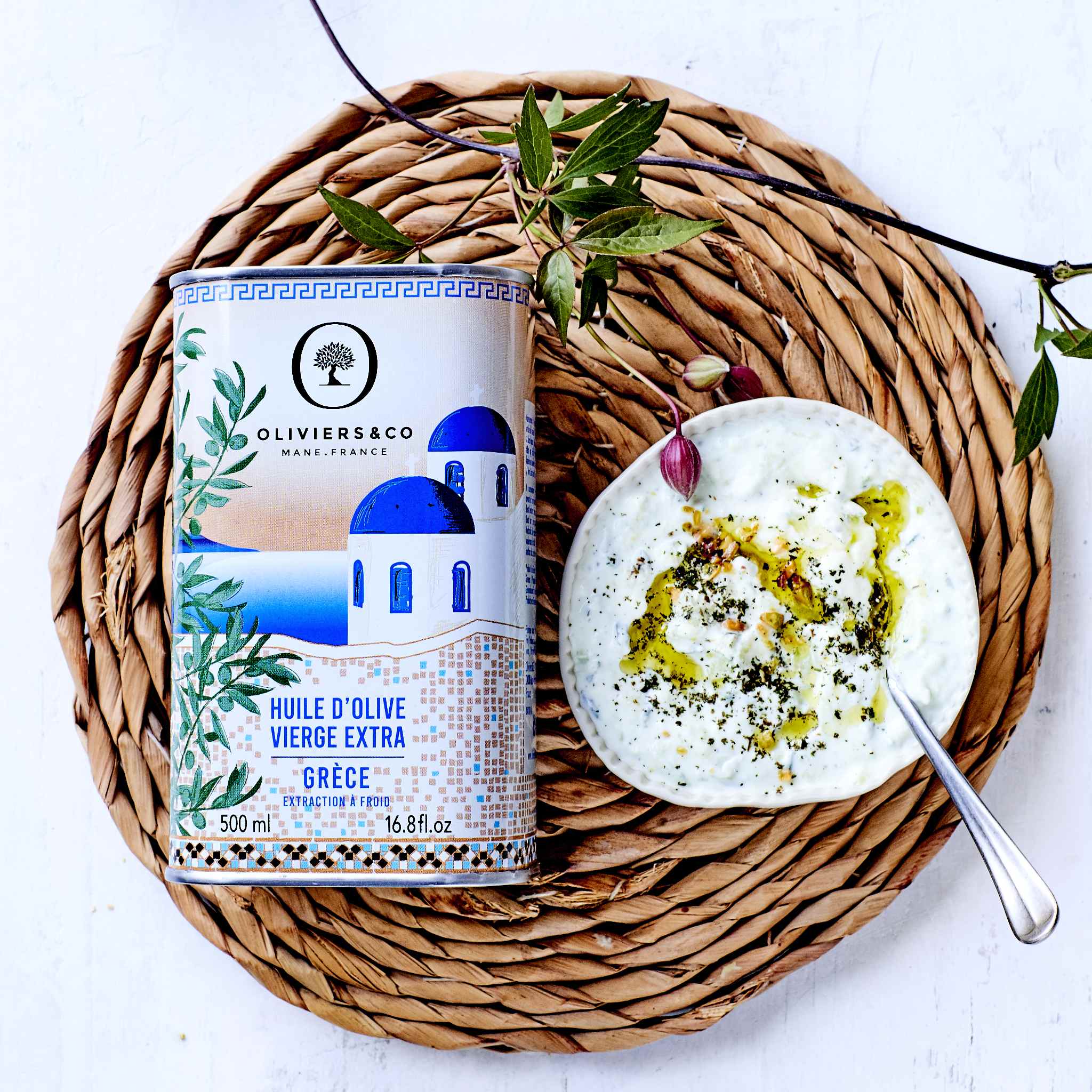 Klassisk græsk ekstra jomfru olivenolie i smuk dåse fra Oliviers & Co