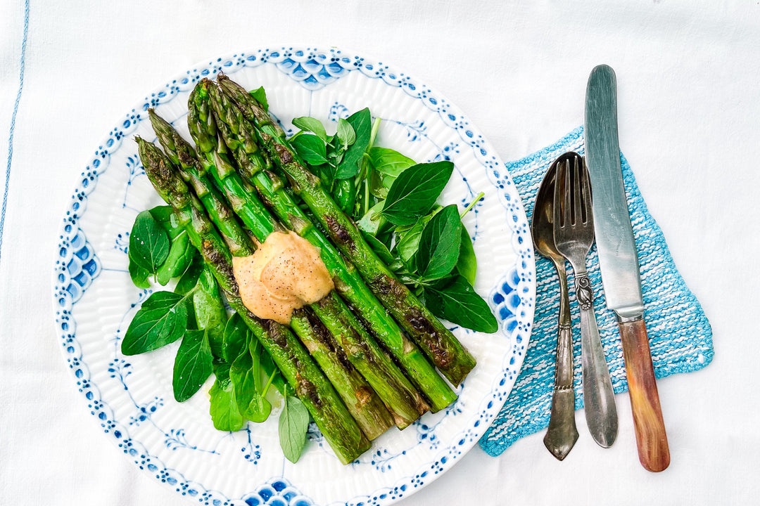 Grillede asparges med trøffel og parmesancreme, O&Co opskrift