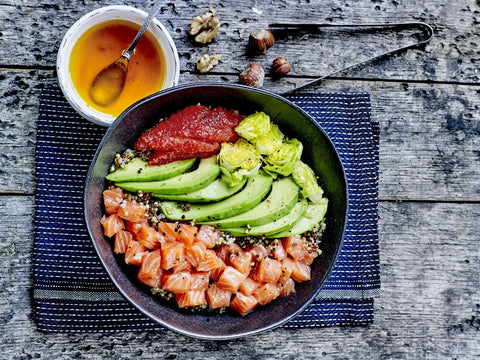 Poke bowl med laks, avokado, quinoa og grape, opskrift, Oliviers & Co
