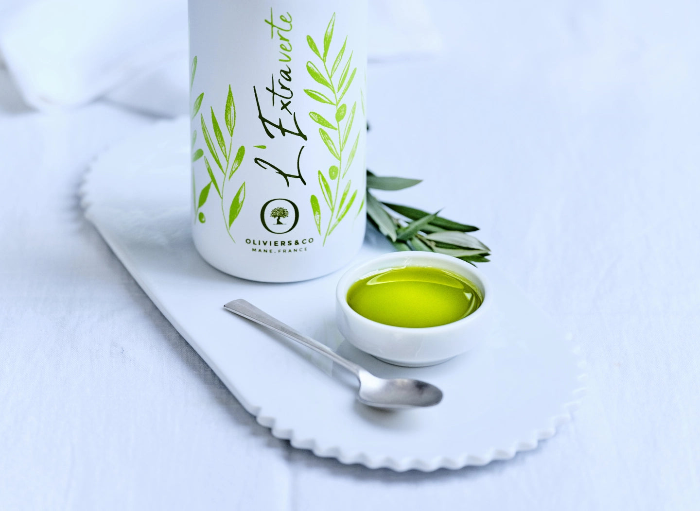 Hvad er polyfenoler i olivenolie? Supergrøn L'Extraverte ekstra jomfru olivenolie med højt indhold af polyfenoler fra Oliviers & Co