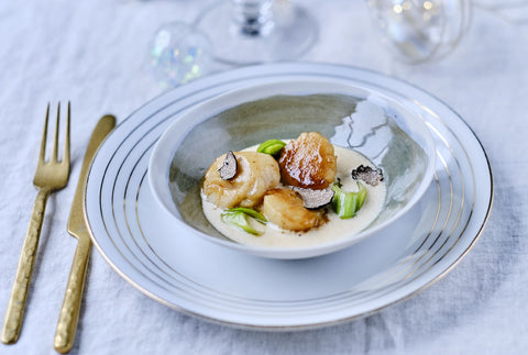 Kammuslinger med porrer og trøffelcreme, opskrift fra Oliviers & Co