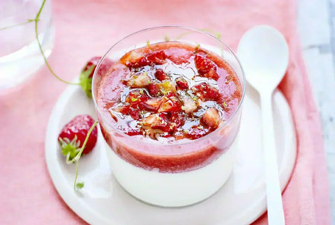 Panna cotta med hindbær og jordbær, opskrift fra Oliviers & Co