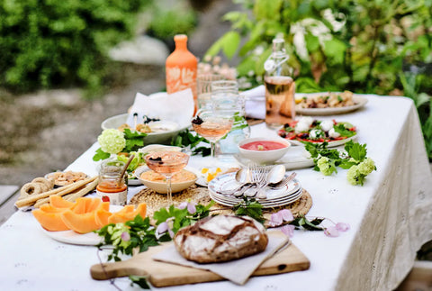 Sommerbord med sommerolie fra Oliviers & Co