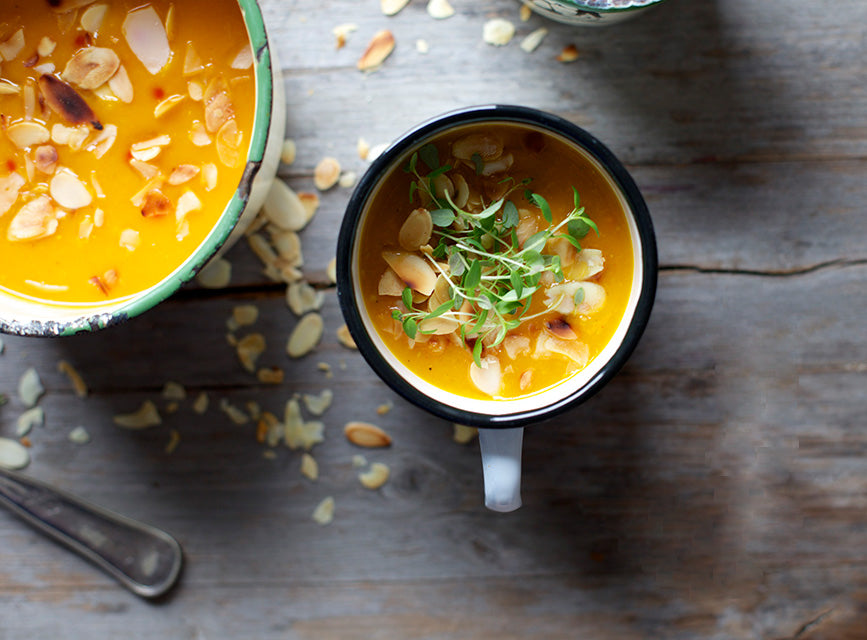 Spicy græskarsuppe med trøffelolie og timian | Opskrift | O&CO