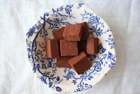 Næringstætte chokoladetrøfler, opskrift fra Kamilla Rønnestad, Sindets spisekammer, kogebog, Oliviers & Co
