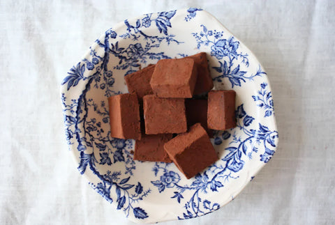 Næringstætte chokoladetrøfler, opskrift fra Kamilla Rønnestad, Sindets spisekammer, kogebog, Oliviers & Co