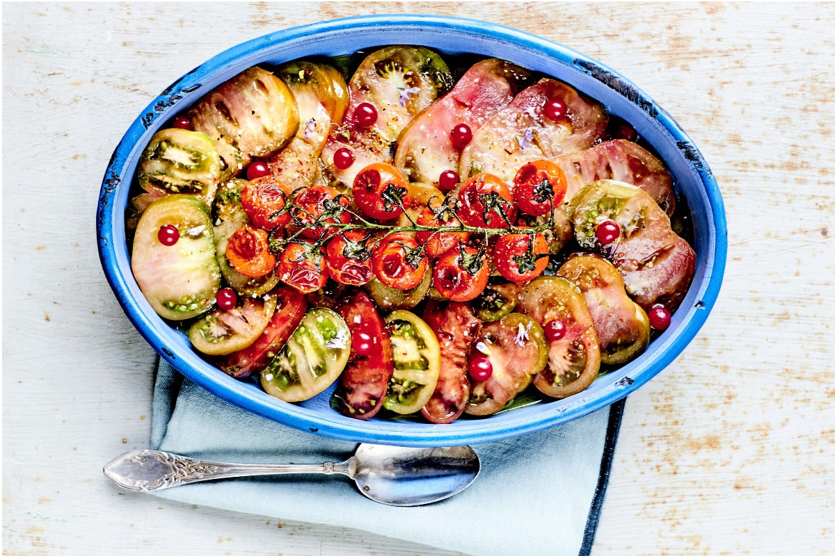 Tomatsalat med stegte tomater, ribs,  sommer olivenolie og eddike fra Oliviers & Co