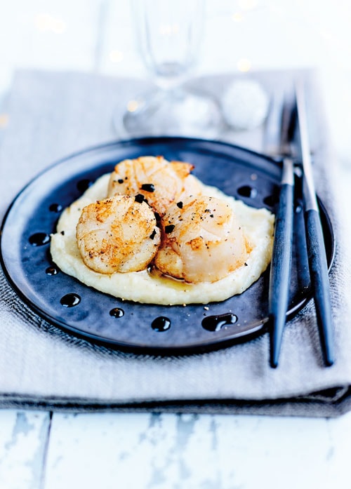 Kammuslinger på pastinakpuré med trøffel og balsamico | Opskrift | O&CO