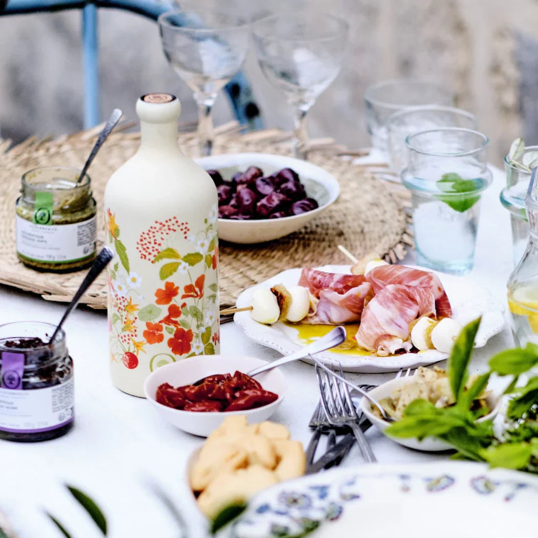 Sommermenu med Middelhavsdelikatesser, de bedste opskrifter og inspiration til sommermad fra Oliviers & Co