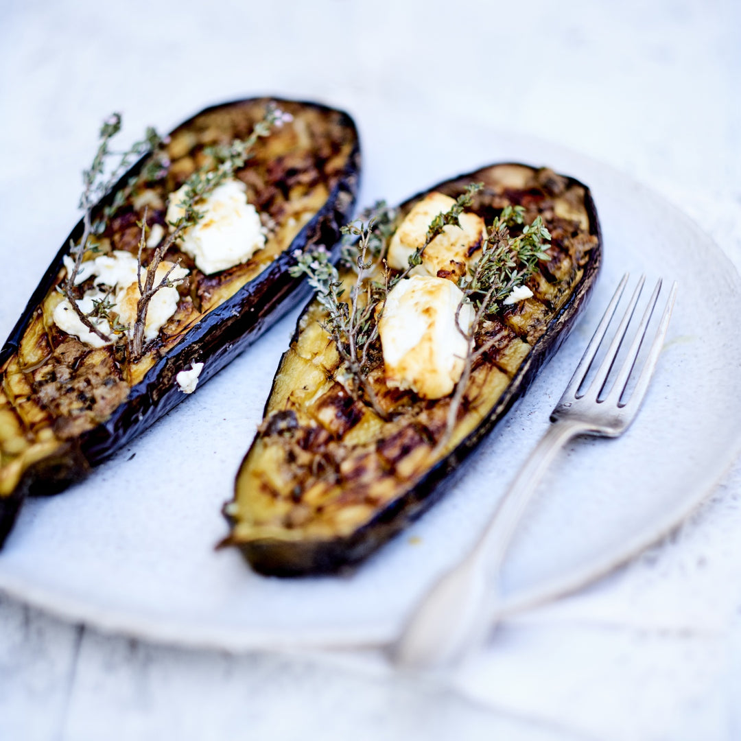 Grillet aubergine med feta og rosmarin, opskrift fra Oliviers & Co