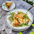 Samosa med tun, All Arrabbiata tomatsauce og friskost med urter, opskrift fra Oliviers & Co