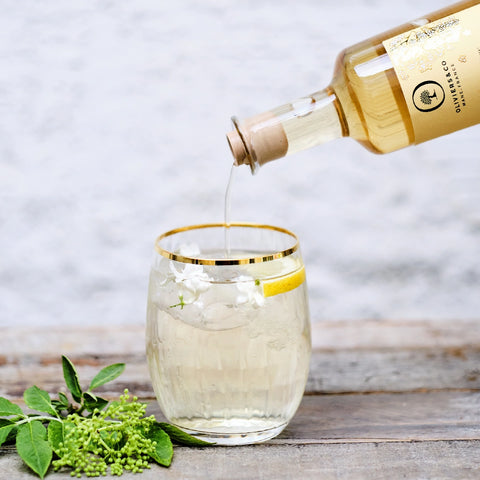 Spritz inspireret hyldeblomst og menton citron eddike fra Oliviers & Co