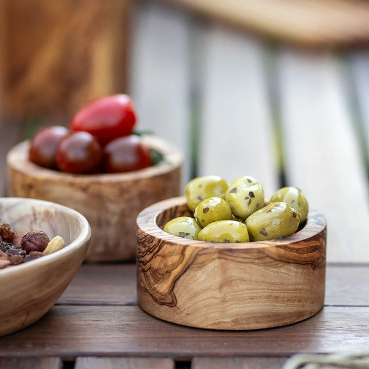 Lille håndlavet skål i oliventræ, god til servering af oliven, Oliviers & Co