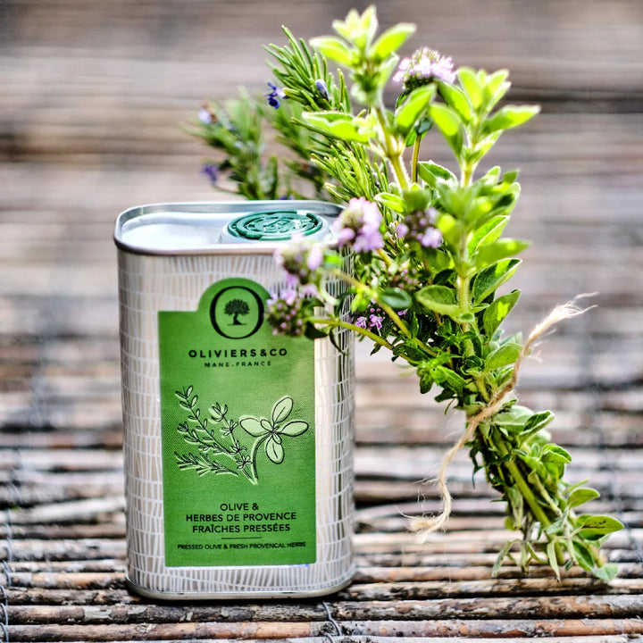 Olivenolie presset med Herbes de Provence fra Oliviers & Co