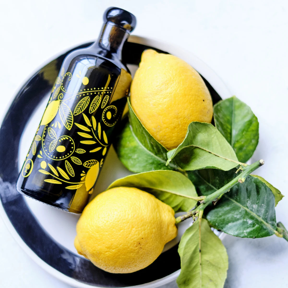 Siciliansk olivenolie presset med citroner fra Oliviers & Co