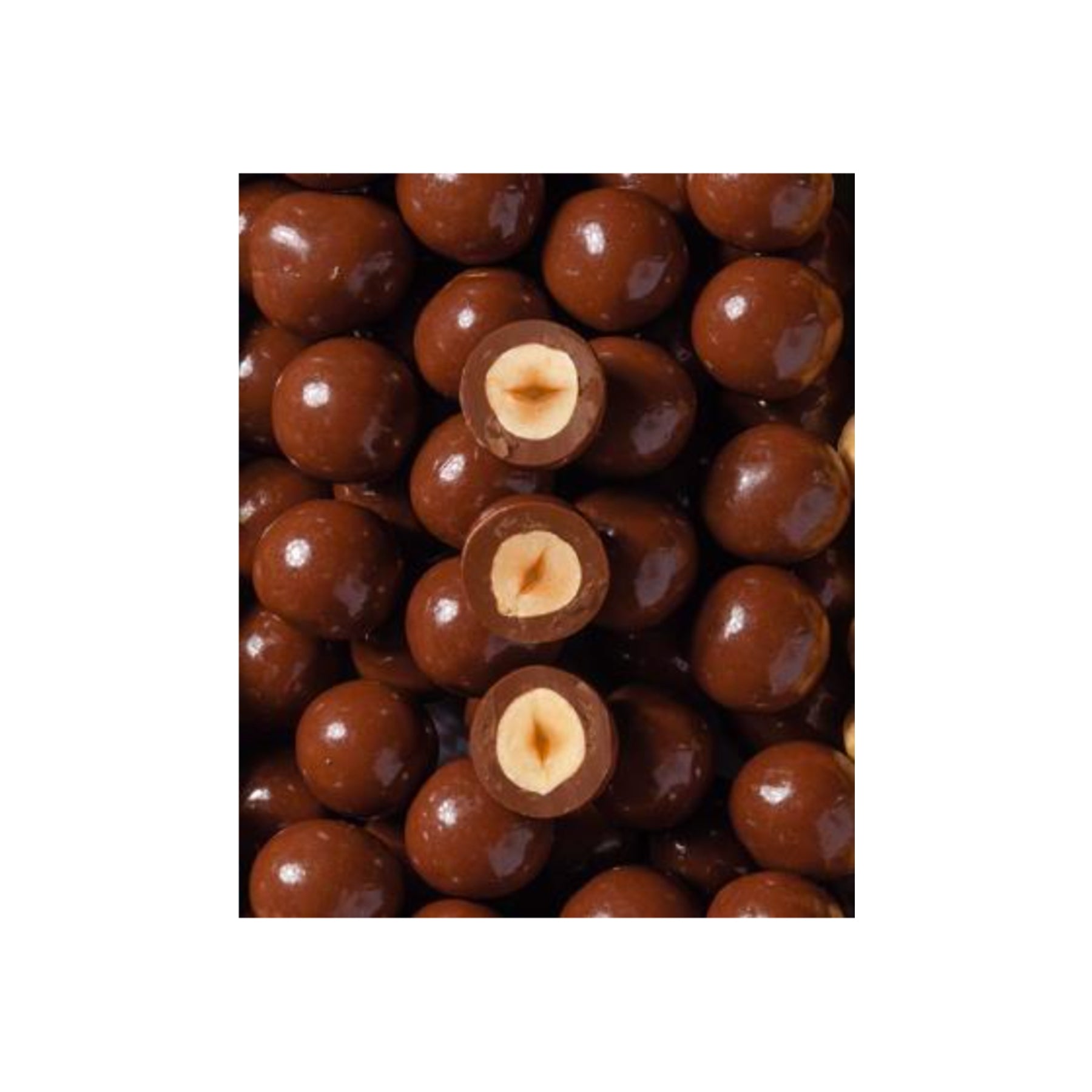 Piemonte hasselnødder dyppet i lys chokolade fra Oliviers & Co
