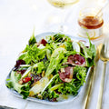 Opskrift på salat med lynstegt andebryst og pærechutney med moscato fra Oliviers & Co