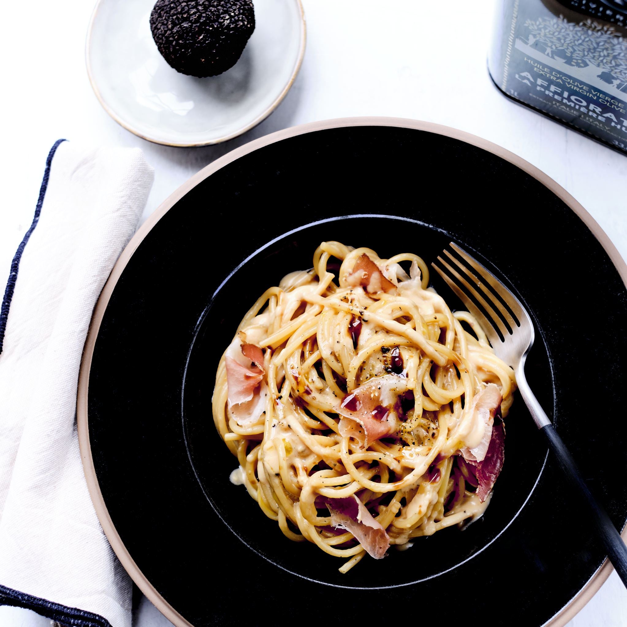 Spaghetti carbonara med parmesan og trøffelsauce og Affiorato olivenolie, opskrift fra Oliviers & Co