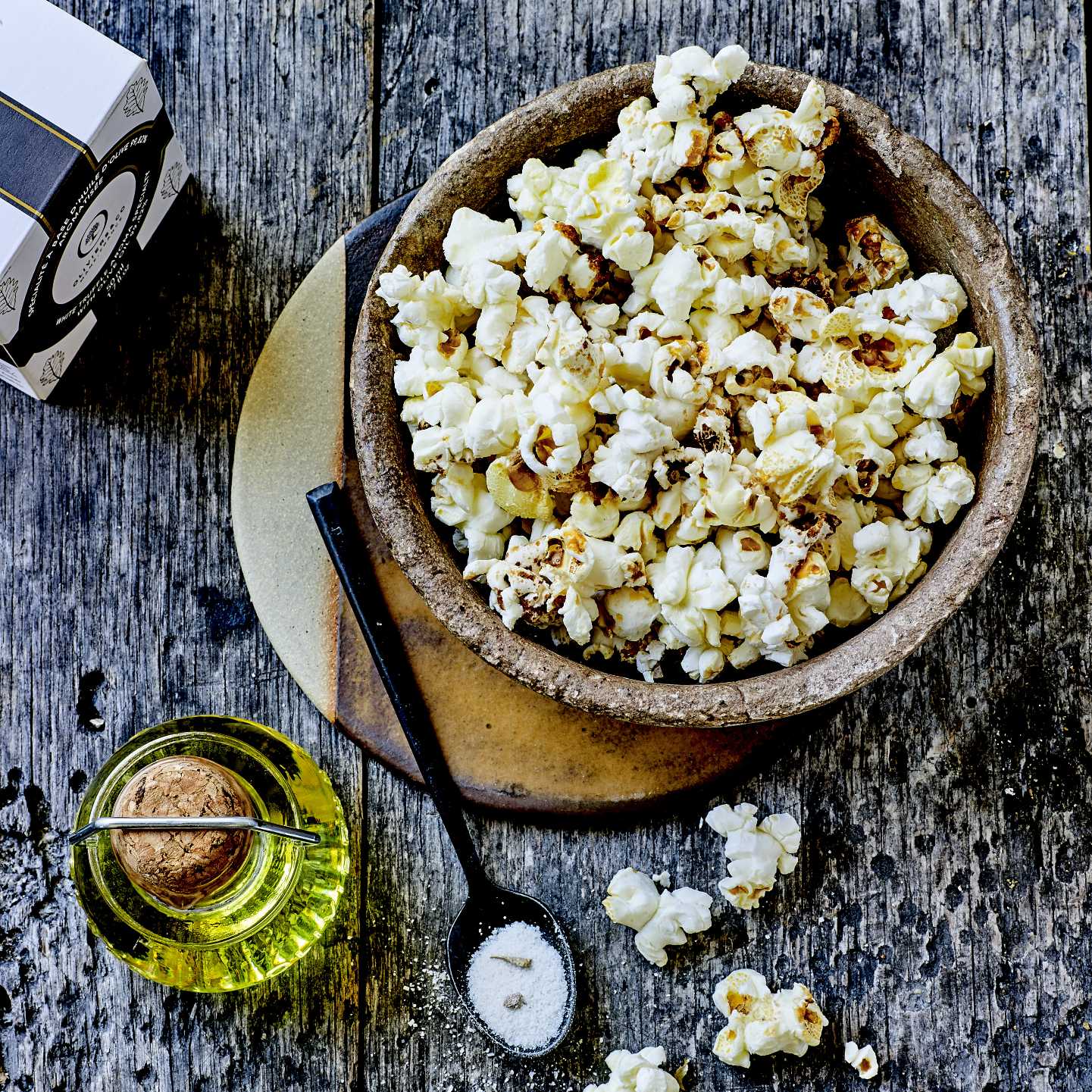 Opskrift på trøffelpopcorn med trøffelolie og trøffelsalt fra Oliviers & Co