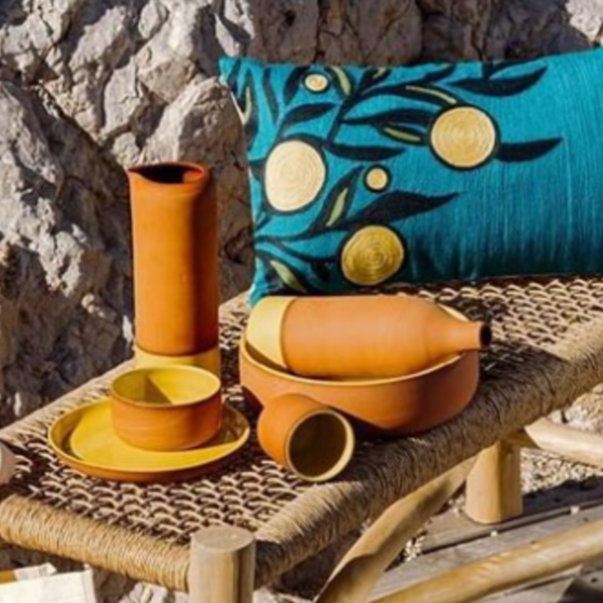 Cabanon serien i gul, håndlavet keramik fra Aubagne, Oliviers & Co