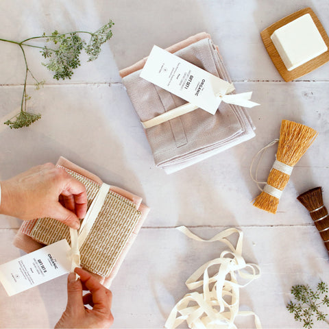 Økologiske tekstiler fra The Organic Company Gift Set I og Gift Set II hos Oliviers & Co