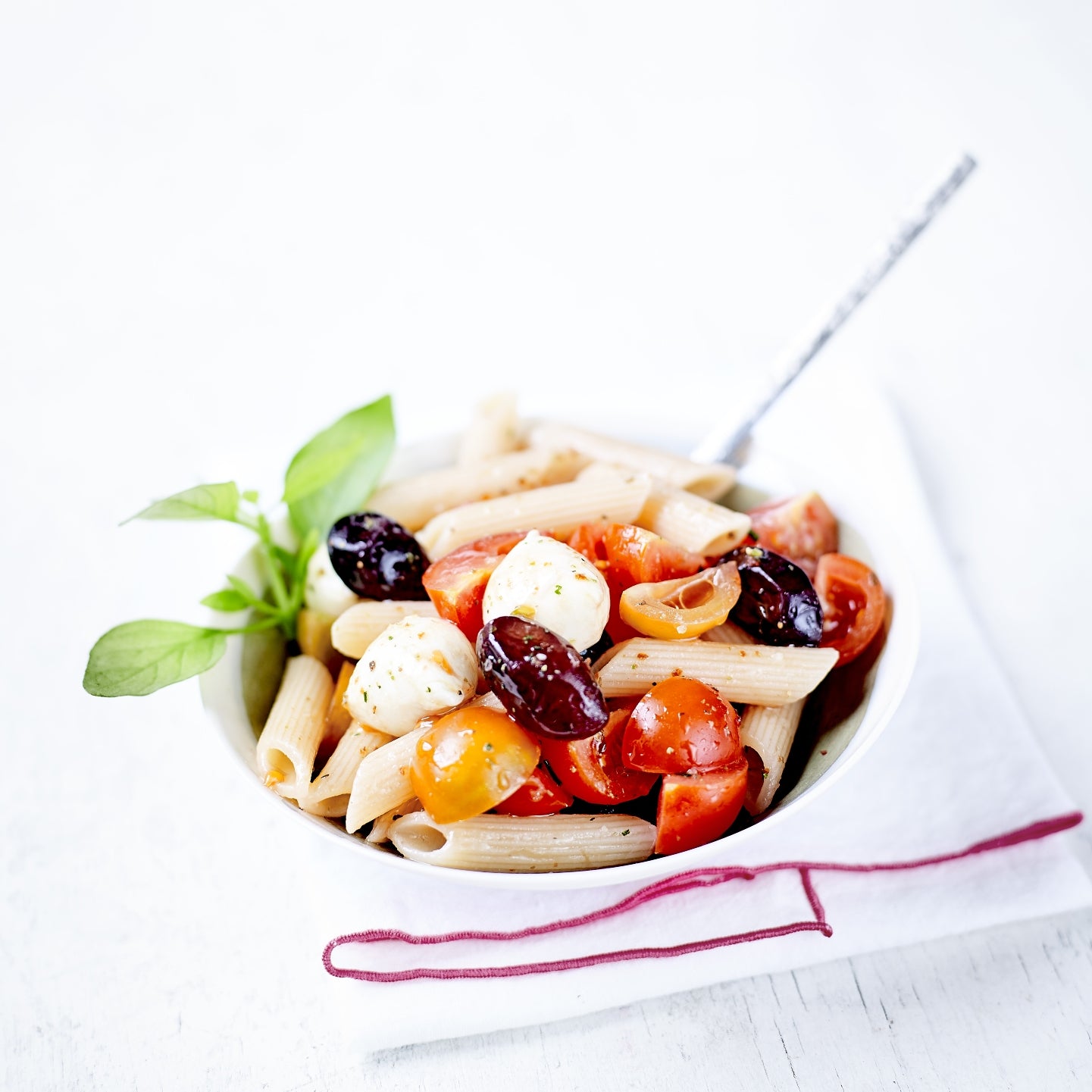 O&CO opskrift på lækker pastasalat med tomater